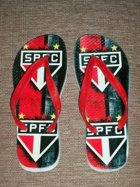 Chinelo SPFC